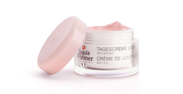 Sie sehen eine Packung Tagescreme UV 50, Produktbild: 01 Tagescreme UV 50, A-Nr.: 5660190 - 01