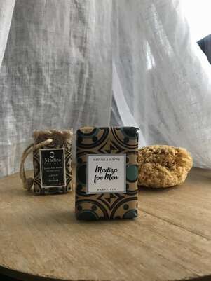 Sie sehen eine Packung Madiza Bio Barber Soap Men Rasierseife Grüner Tee, Produktbild: 03 Madiza Bio Barber Soap Men Rasierseife Grüner Tee, A-Nr.: 5446887 - 03