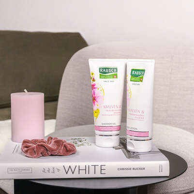 Sie sehen eine Packung RAUSCH Malven BODY LOTION, Produktbild: 02 RAUSCH Malven BODY LOTION, A-Nr.: 4948486 - 02
