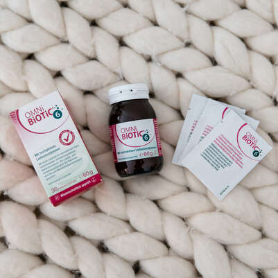 Sie sehen eine Packung OMNi-BiOTiC® 6, 7 Sachets a 3g, Produktbild: 02 OMNi-BiOTiC® 6, 7 Sachets a 3g, A-Nr.: 3084457 - 02