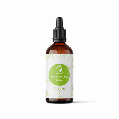 Sie sehen eine Packung Naturvit® Vitamin K2 Tropfen vegan, Produktbild: 01 Naturvit® Vitamin K2 Tropfen vegan, A-Nr.: 5666620 - 01