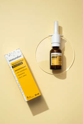 Sie sehen eine Packung immundoc® Nasenspray BOOSTER, Produktbild: 03 immundoc® Nasenspray BOOSTER, A-Nr.: 5565356 - 03